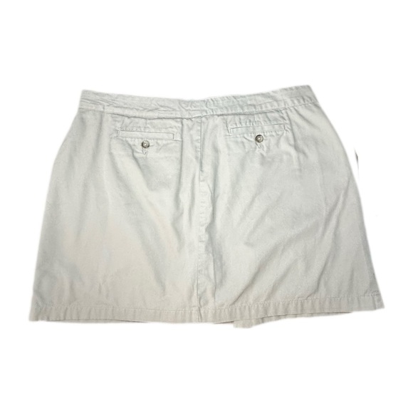 Lands' End Women's Light Khaki Skort with Buttons - Picture 2 of 5